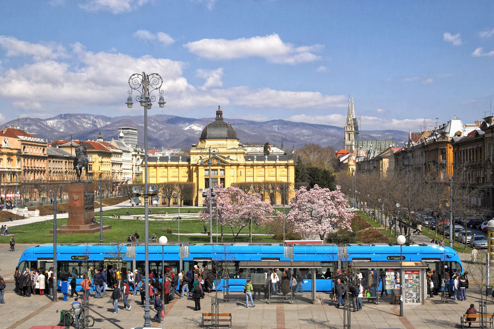 zagreb, tomislavov trg, paviljon, zagrebacki tramvaj