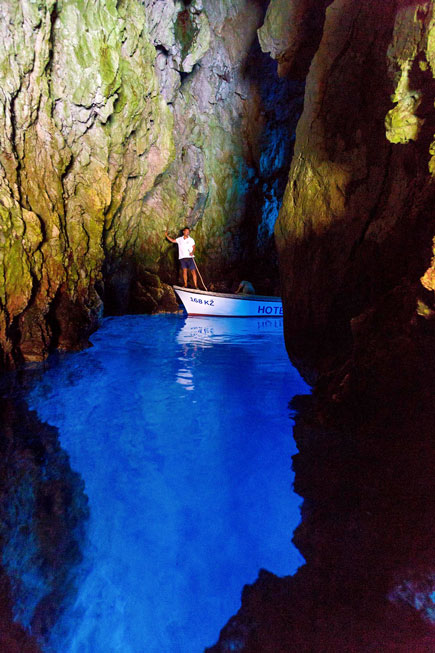 modra spilja, blue cave, bisevo, otok vis